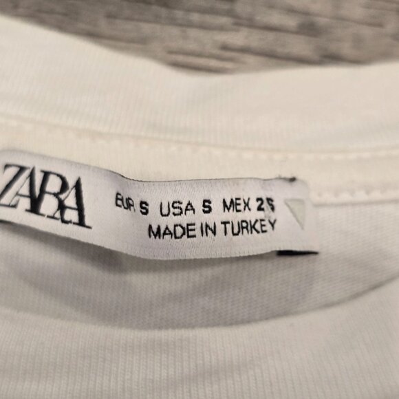 Zara White T-Shirt With Yellow Crochet Pocket Design - Picture 4 of 5